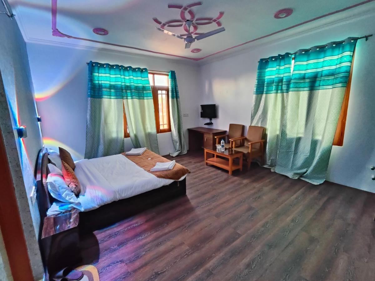 Roseline Inn Сринагар Экстерьер фото