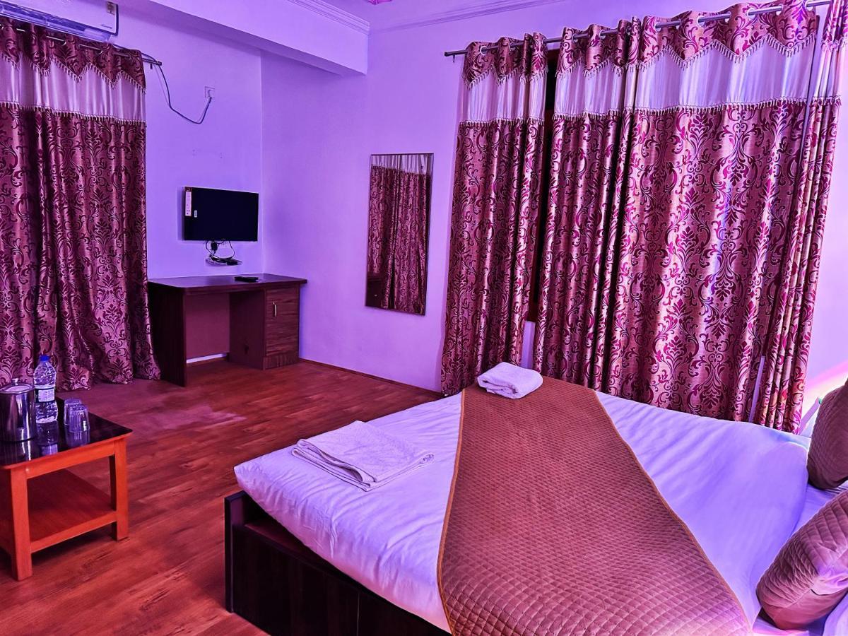 Roseline Inn Сринагар Экстерьер фото
