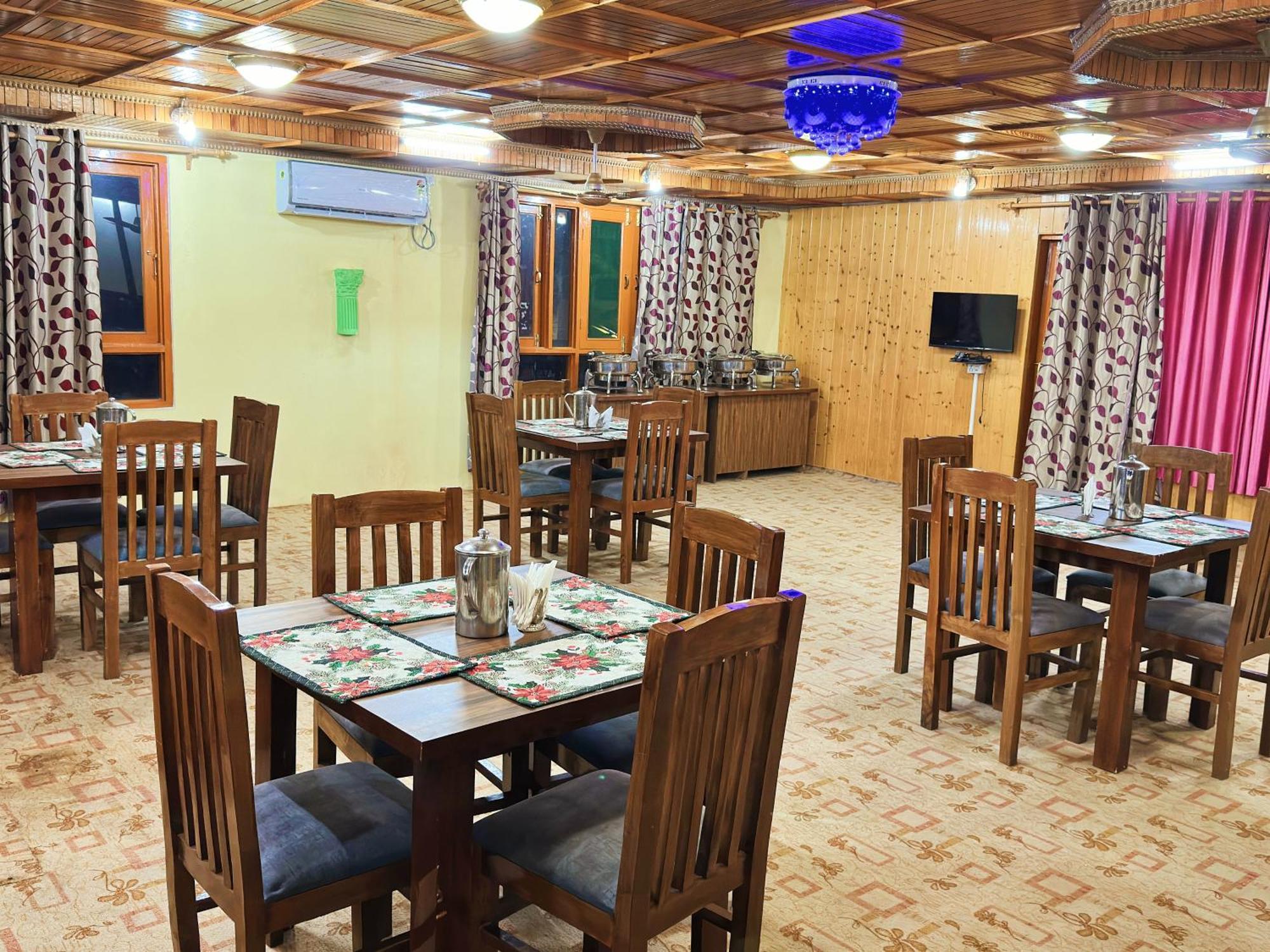 Roseline Inn Сринагар Экстерьер фото