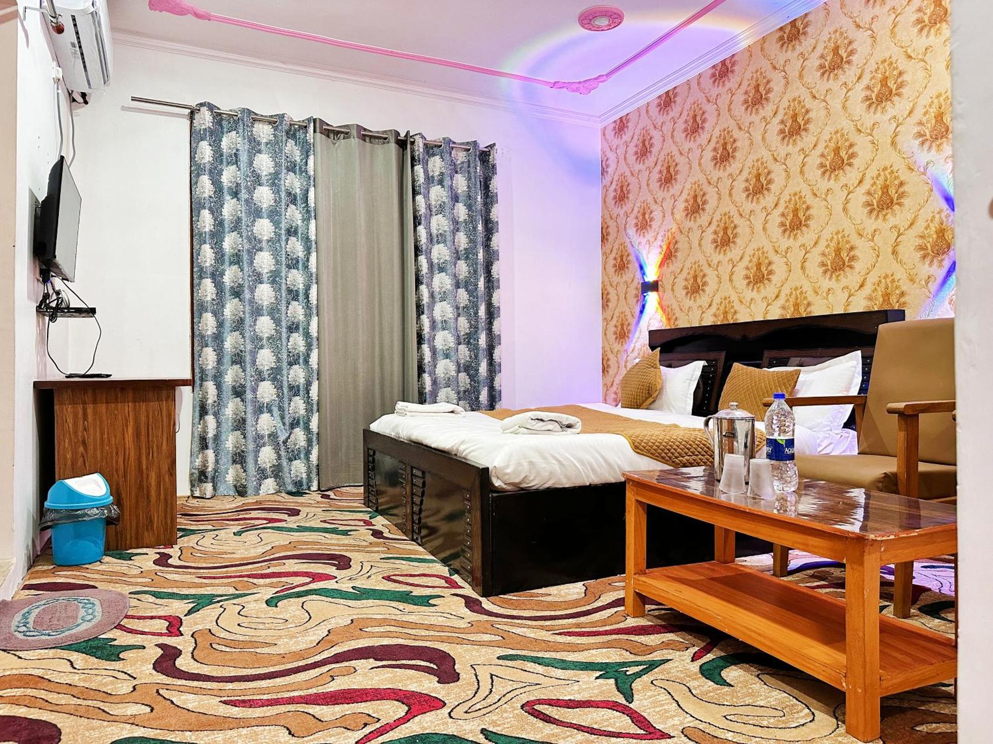 Roseline Inn Сринагар Экстерьер фото