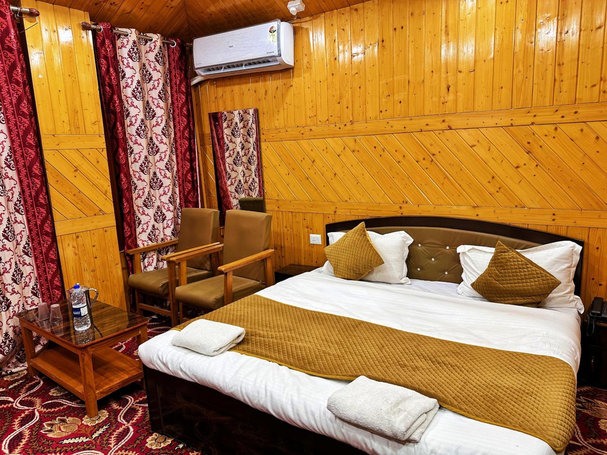 Roseline Inn Сринагар Экстерьер фото
